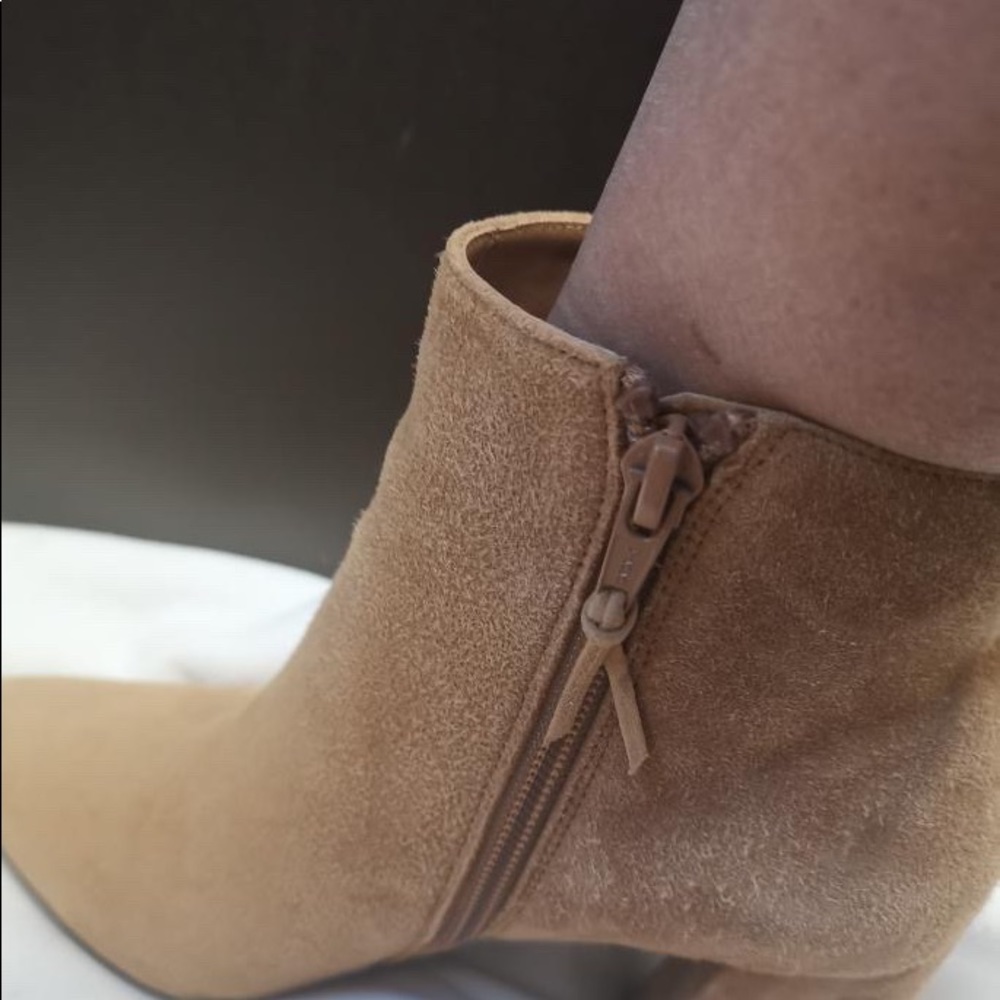 Boot heels - Picture 3 of 4